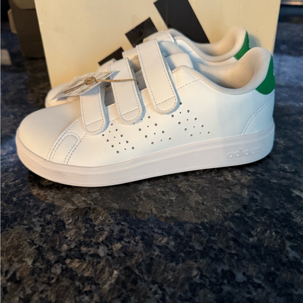 adidas ie9019 Kids Advantage Base 2.0 Tennis Court Kids Shoes Size 2 White Green